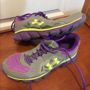 Under Armour girls size 6 sneakers.